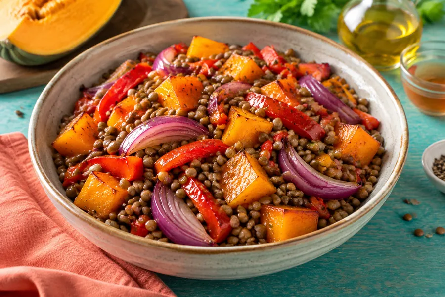 Ensalada tibia de lentejas y vegetales asados