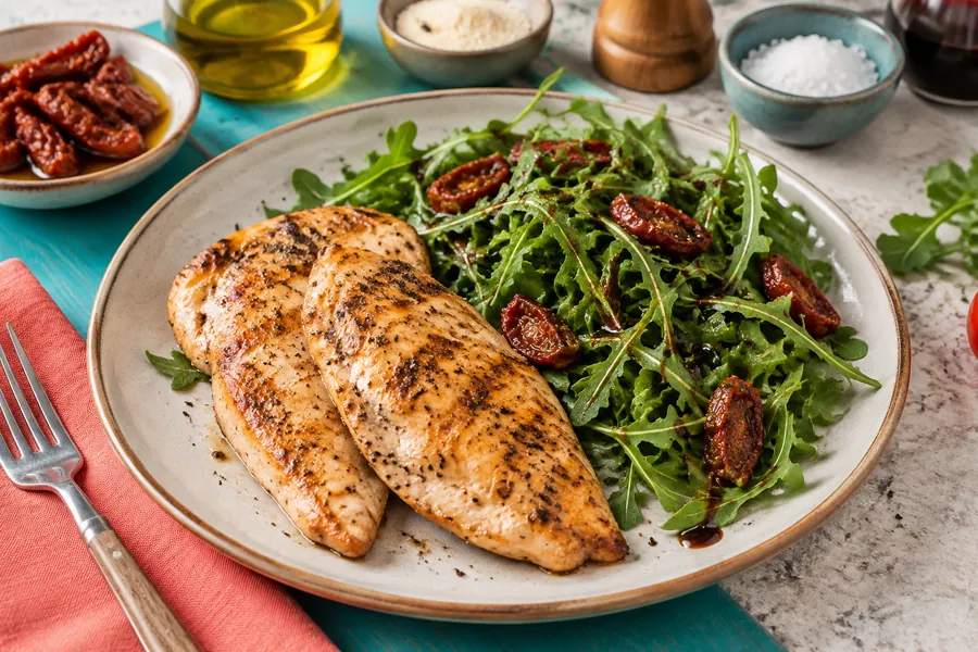🍗Pechuga de Pollo con Ensalada de Rúcula y Tomates Secos