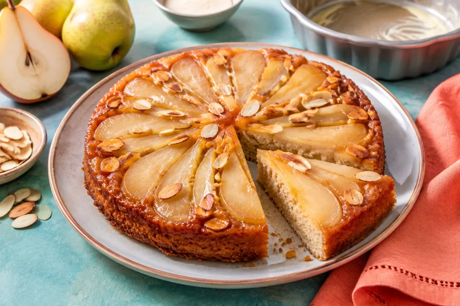 Torta invertida de pera y almendras